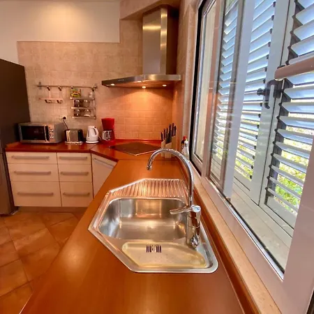 Center Exclusive Seaview For 4 * تروغير