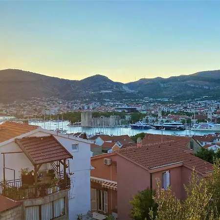 Center Exclusive Seaview For 4 *