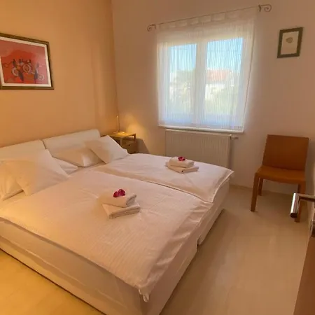 Center Exclusive Seaview For 4 شقة تروغير