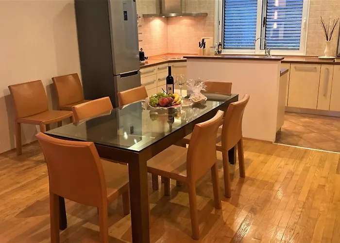 Apartament Center Exclusive Seaview For 4 *