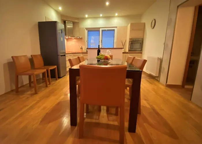 Center Exclusive Seaview For 4 *