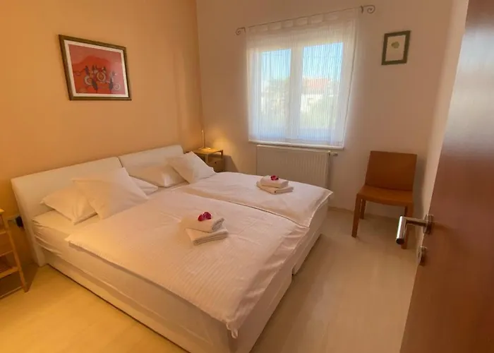 Center Exclusive Seaview For 4 아파트 트로기르